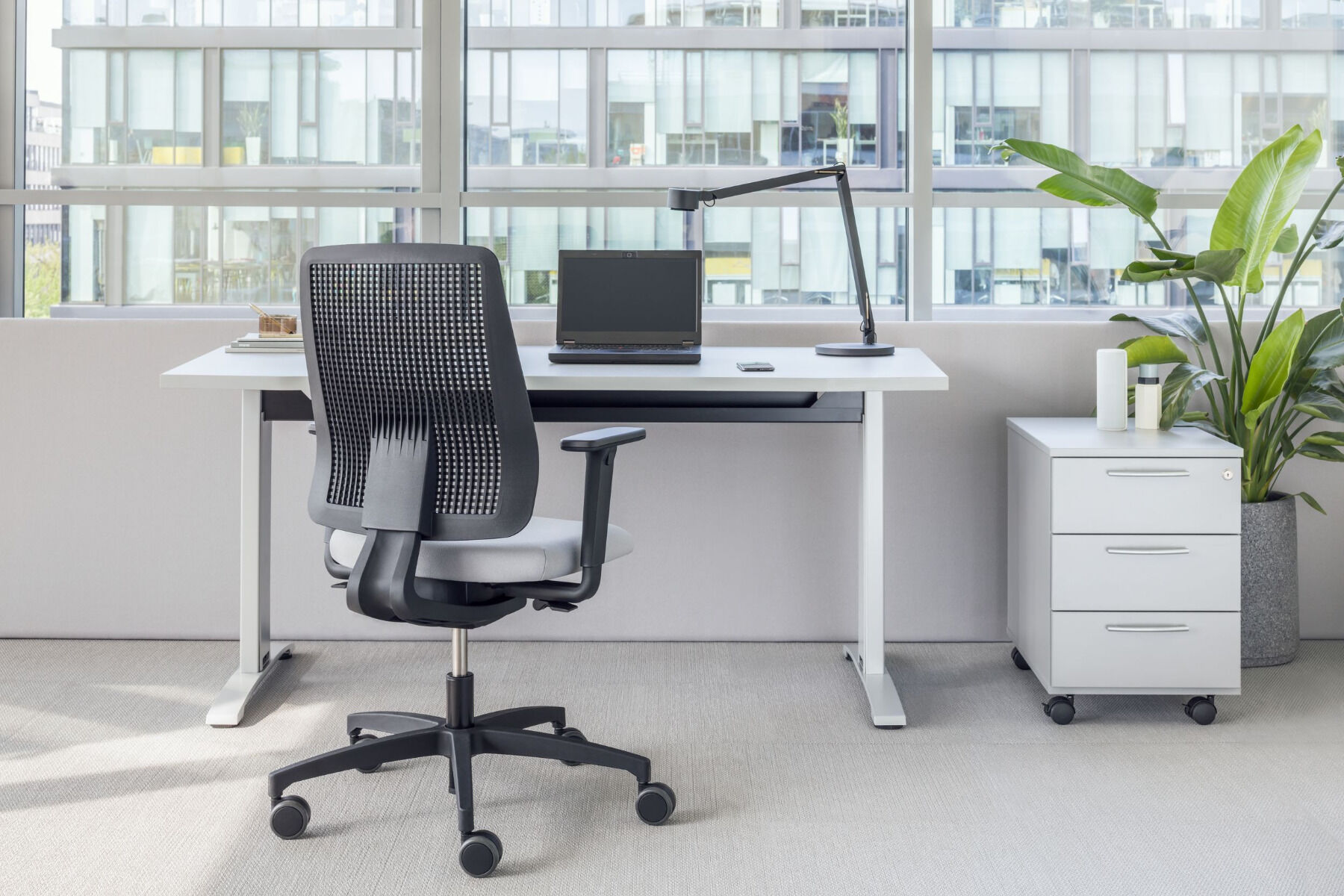 The Ultimate Guide to Office Furniture in Dubai: Where to Find the Best Deals