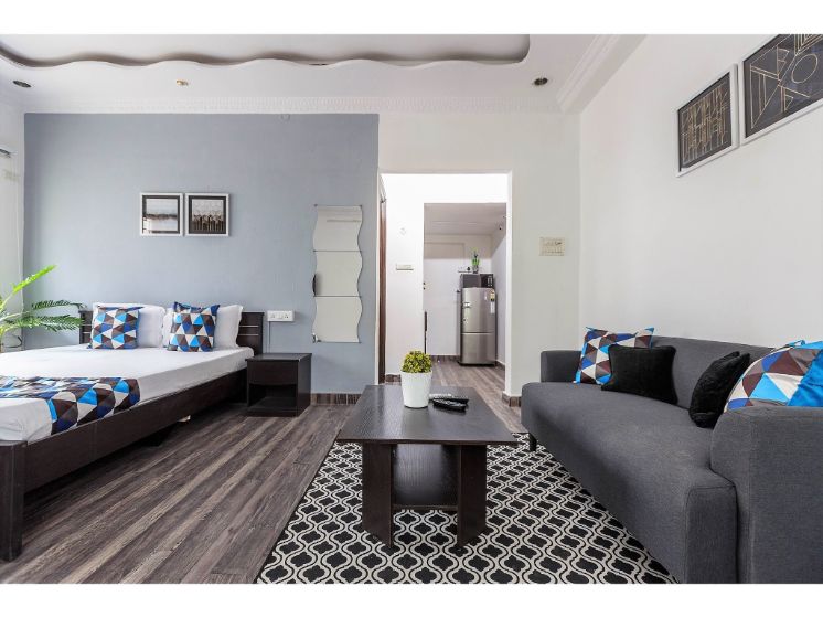 What are the benefits of a serviced apartment?